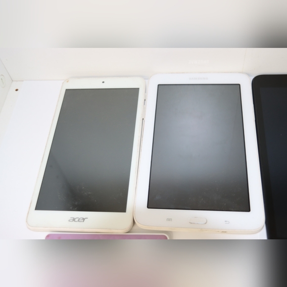 Assorted Tablets and Smartphones Untested. - Picture 6 of 9